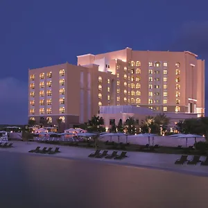 Traders Hotel, Отель Абу-Даби